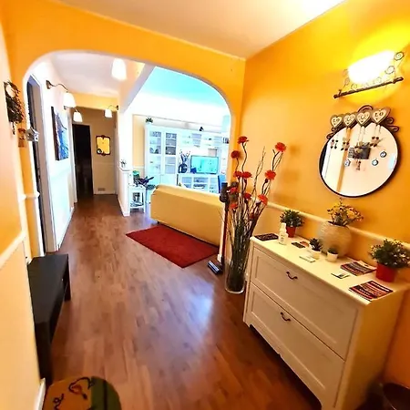 La Maison Blanche Apartment