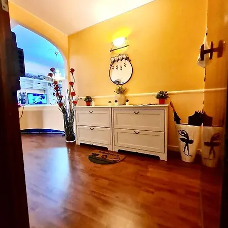 La Maison Blanche Apartment *