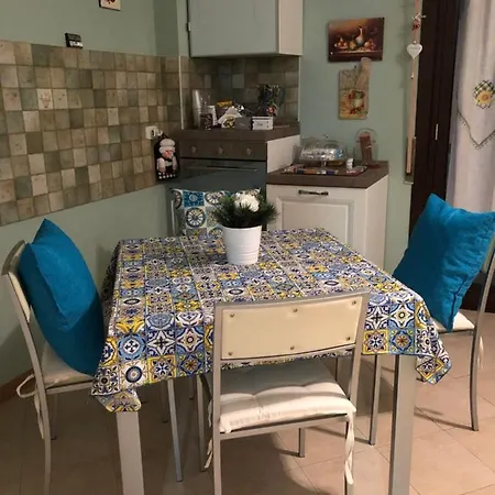 La Maison Blanche Apartment *