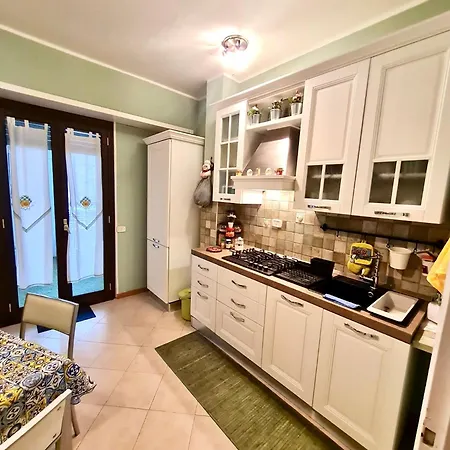 La Maison Blanche Apartment *