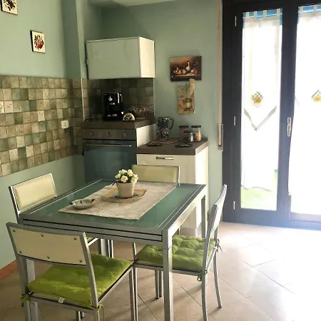La Maison Blanche Apartment *