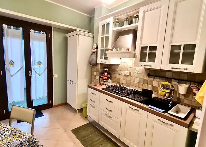 La Maison Blanche Apartment *
